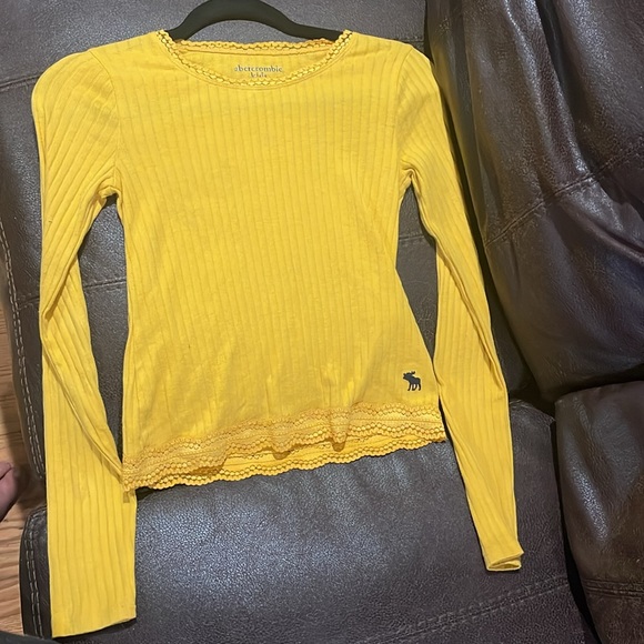 Abercrombie Kids Marigold Long Sleeve Tee with Lace Trim & Navy Logo Size 11/12 - Picture 2 of 5